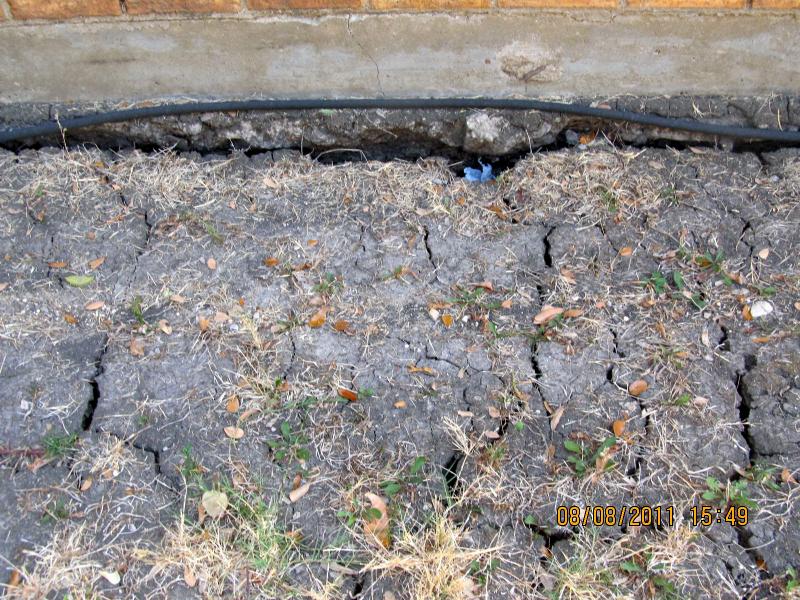 Dry Soil, foundation seperation